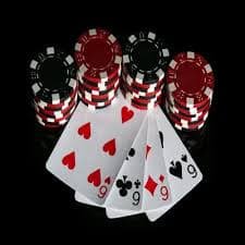 Dealer live casino profesional di studio mancing69 dengan meja kasino online